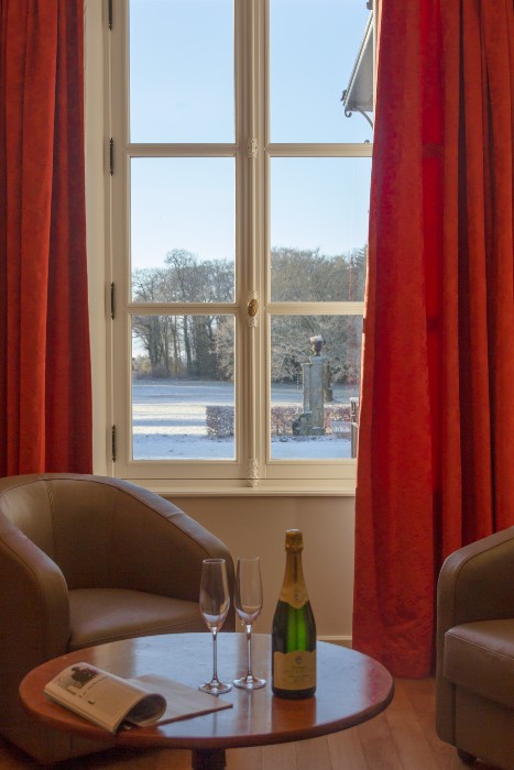 Château de Damblain: Maßgefertigte Eichen-Kanteln für außergewöhnliche Außenfenster