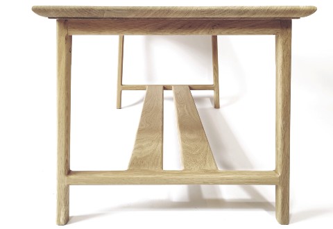 Möbel und Alltagsgegenstände aus Holz