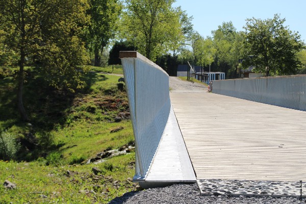 Fußgängerbrücke Freizeitanlage