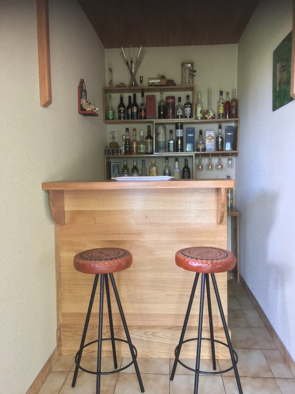 Bar aus Panoplot in Eiche